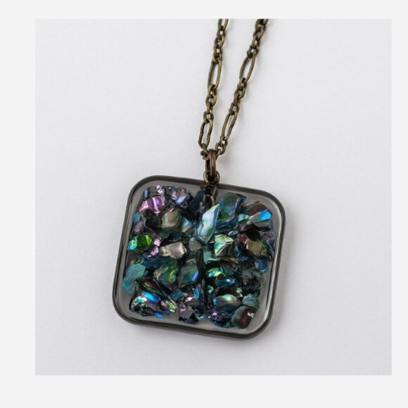 Pendant Necklace Handmade Square Green/Purple Sparkling Color Resin 22" Chain - Picture 2 of 4
